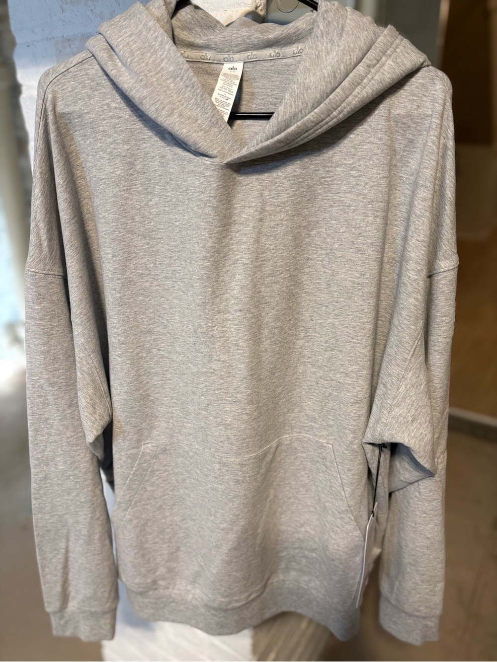 ALO Yoga Men’s Light Gray Crewneck Hoodie
